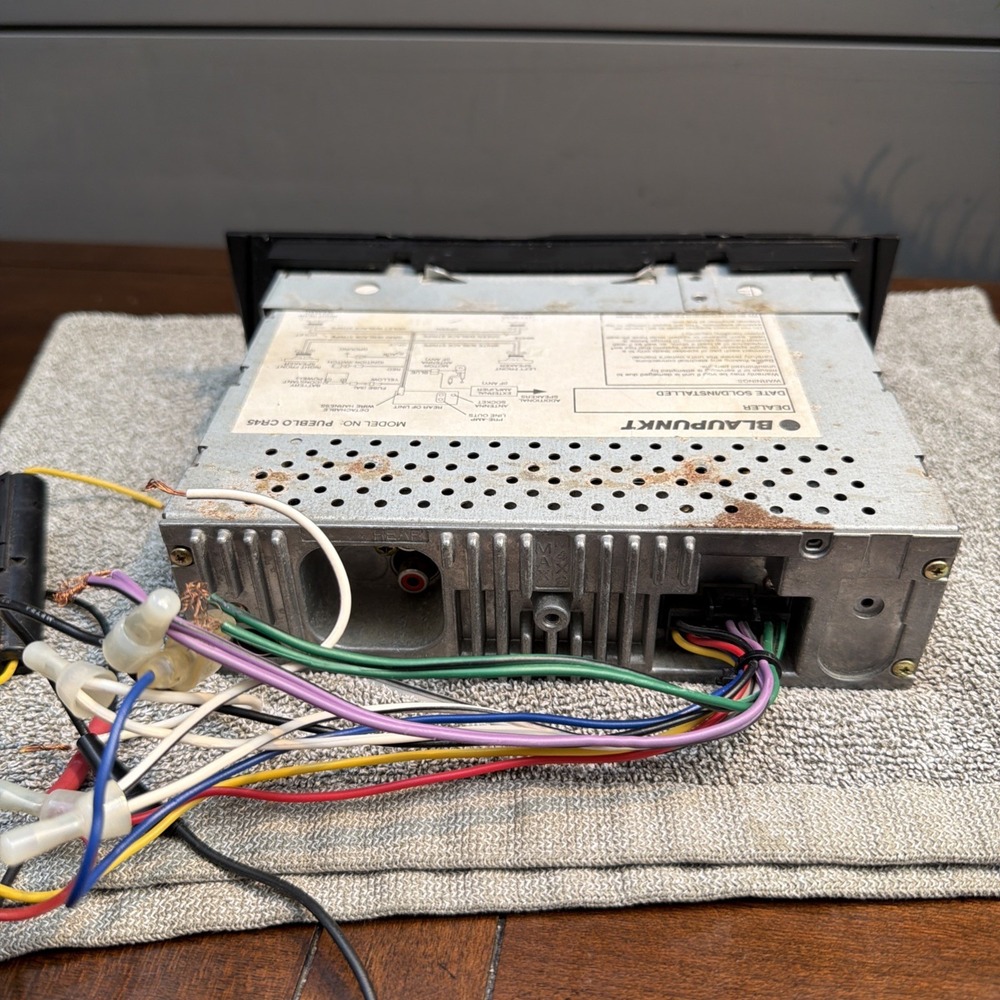 Blaupunkt Pueblo CR45 High-Power FM/AM/Cassette Receiver w/ Detachable Face - Picture 7 of 10